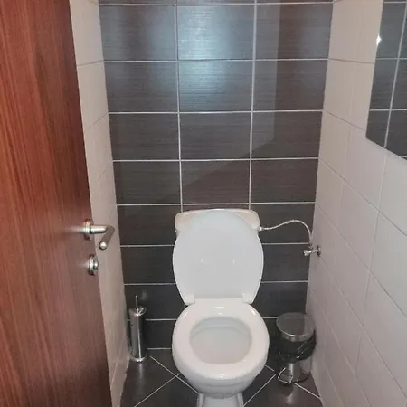 In Gardens * بوروفتس